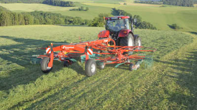 Double Rotor Rakes - Kverneland 9580 C - 9584 C - 9590 C Hydro, heavy duty rakes which performs in the toughest conditions