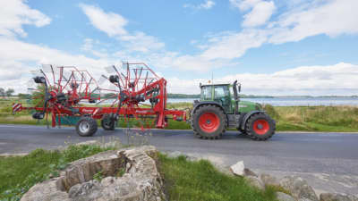 Four Rotor Rakes - Kverneland 97150 C, optimal ground pressure with high output and capacity