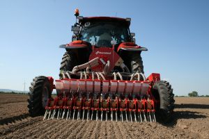 Kverneland Miniair Nova pneumatic precision seed drill for a large variety of natural, coated or pelleted seeds