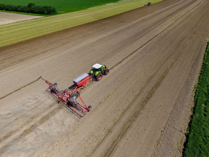 Kverneland DG2 High Capacity Pneumatic Seed Drill, superior depth control and high performance on field