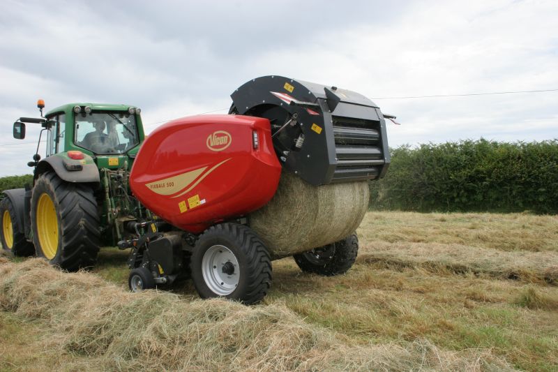 Fixed Chamber round balers - VICON FIXBALE 500, specialist baler for heavy silage conditions with low power requirments for efficient operation