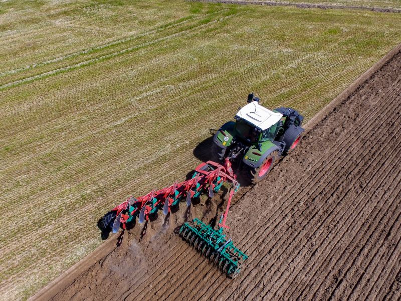 Kverneland Packomat, perfect seedbed while ploughing, kvernelands unique steel provides light and robust implement