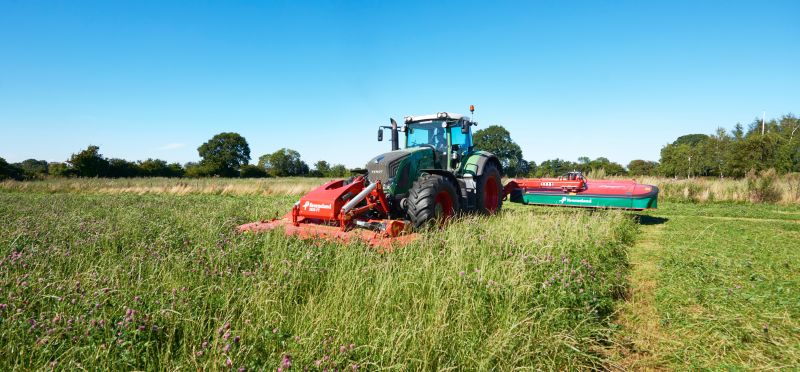 Mower conditioners - Kverneland 53100 MT, butterfly mower combination with QuattroLink suspension concept