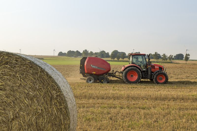 Variable Chamber round balers - Kverneland 6616 Plus - 6618 Plus, variable chamber and market leading bale density