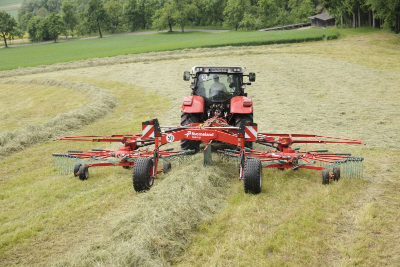 Double Rotor Rakes - Kverneland 9580 C - 9584 C - 9590 C Hydro, heavy duty rakes which performs in the toughest conditions