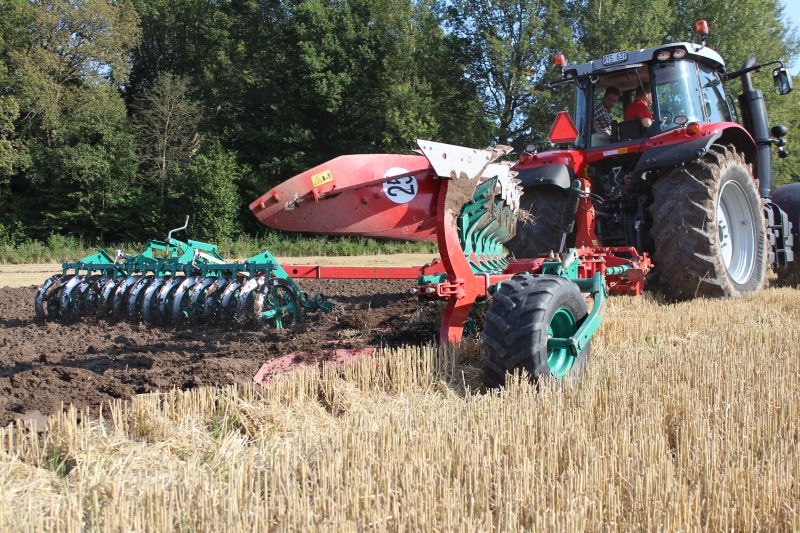 Kverneland Packomat, perfect seedbed while ploughing, kvernelands unique steel provides light and robust implement