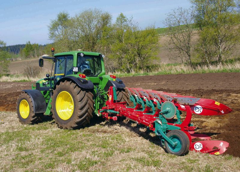 Reversible Mounted Ploughs - Kverneland ES-LS, unique steel treatment provides great life time and makes it easy in use during operation