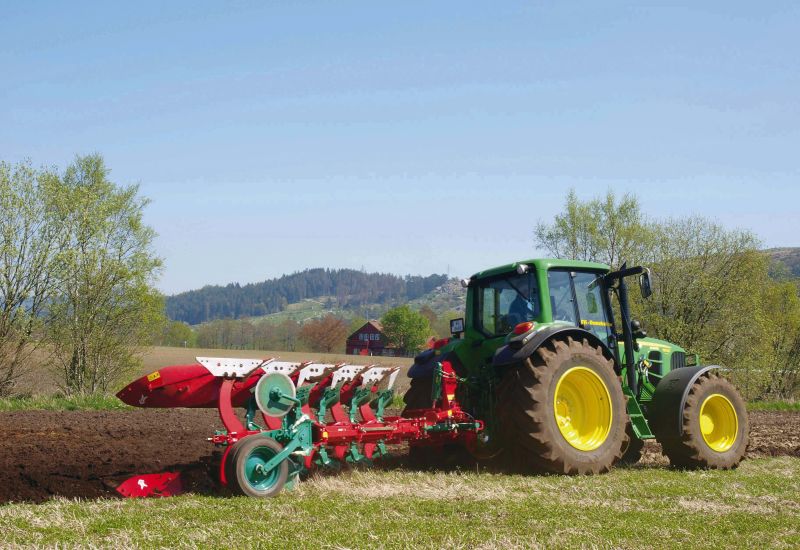 Reversible Mounted Ploughs - Kverneland ES-LS, unique steel treatment provides great life time and makes it easy in use during operation