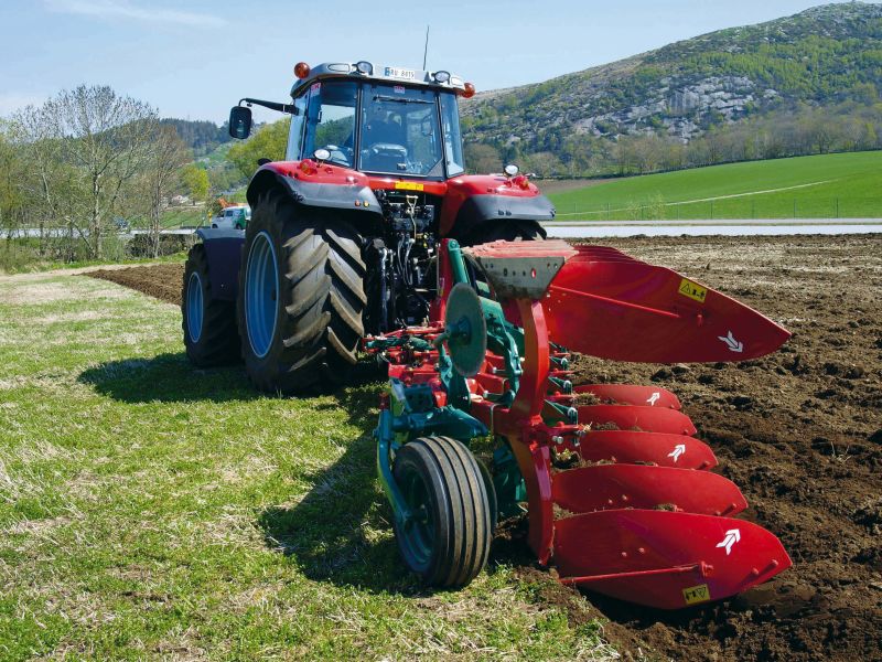 Reversible Mounted Ploughs - Kverneland ES-LS, unique steel treatment provides great life time and makes it easy in use during operation