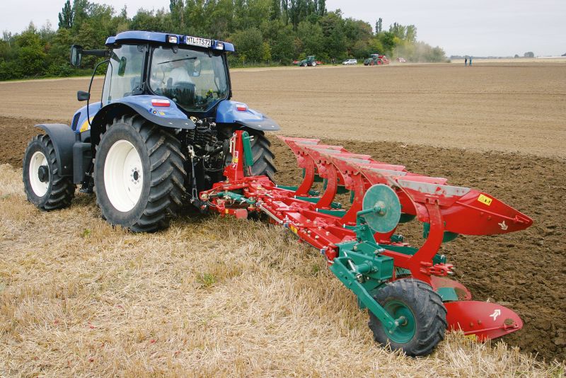 Reversible Mounted Ploughs - Kverneland ES-LS, unique steel treatment provides great life time and makes it easy in use during operation