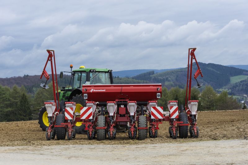 Kverneland optima TFprofi, high performance and reduced tractor power requirement