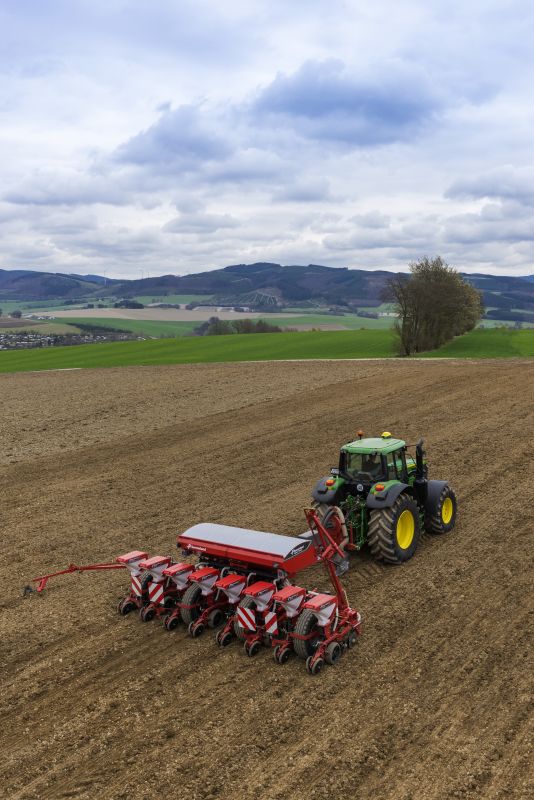 Kverneland optima TFprofi, high performance and reduced tractor power requirement