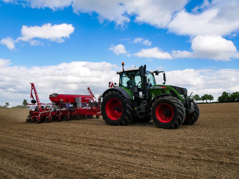 Kverneland optima TFprofi, high performance and reduced tractor power requirement