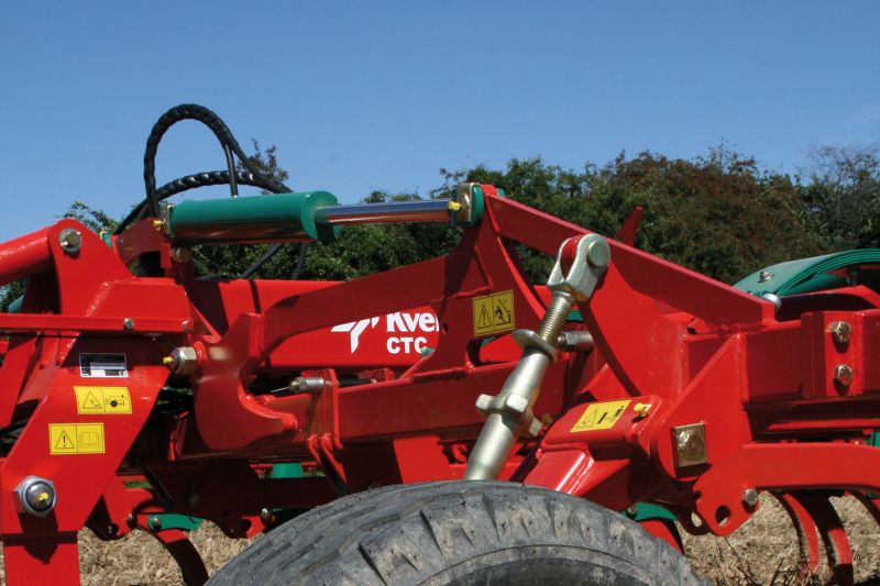 Kverneland CTC Cultivator performs perfect mixing and levelling with reduces maintenance