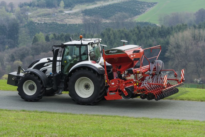 Kverneland e-drill maxi pluss, combined grain and fertilizer model