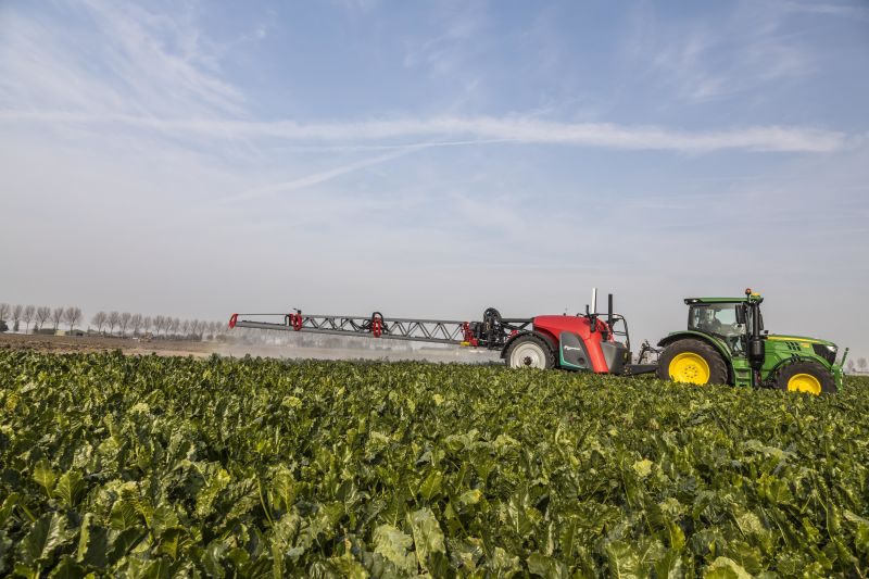 Kverneland iXtrack T3, compact sprayer, stable and precise with intelligent technology