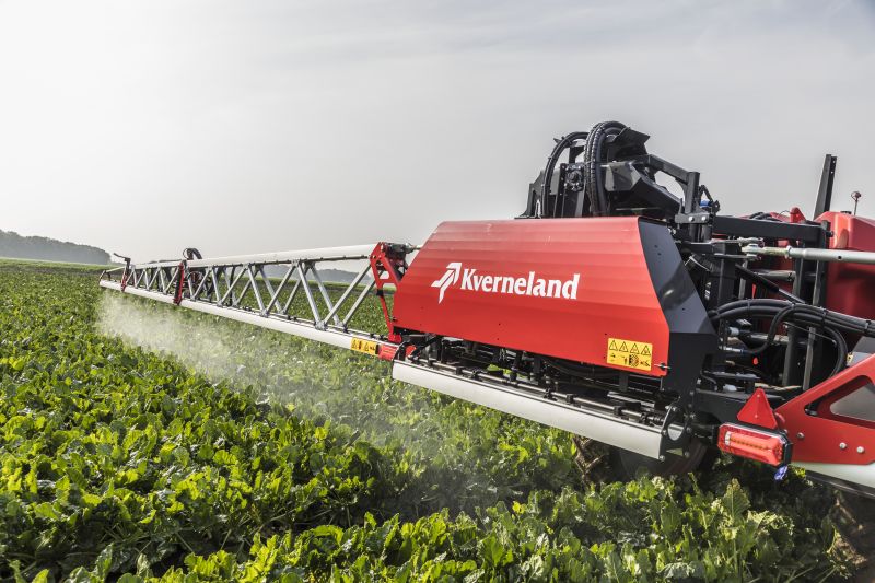 Kverneland iXtrack T3, compact sprayer, stable and precise with intelligent technology