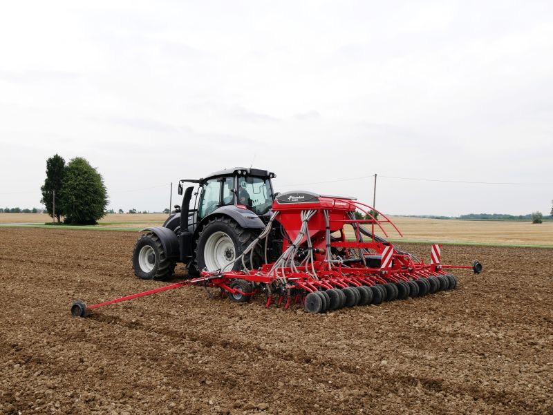 Kverneland ts-drill, cost efficient combined with high performance on the field