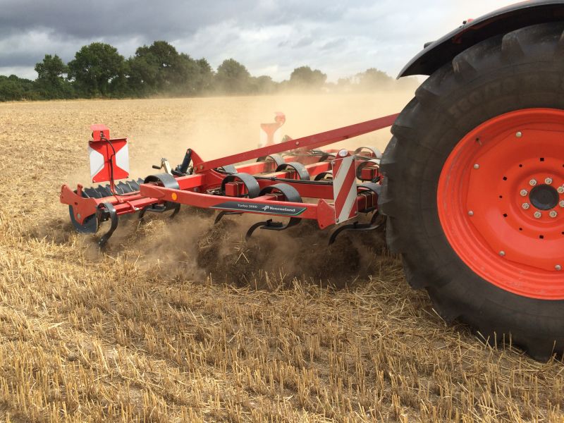 Stubble Cultivators - Kverneland Turbo powerful and efficient in use during operation