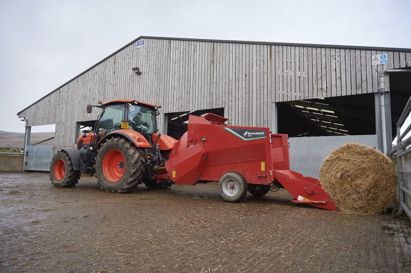 Bale Choppers - Feeders, Kverneland 864, provides more capacity and increased blowing performance during operation