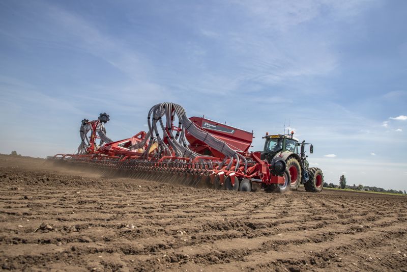 Kverneland DG2 High Capacity Pneumatic Seed Drill, superior depth control and high performance on field