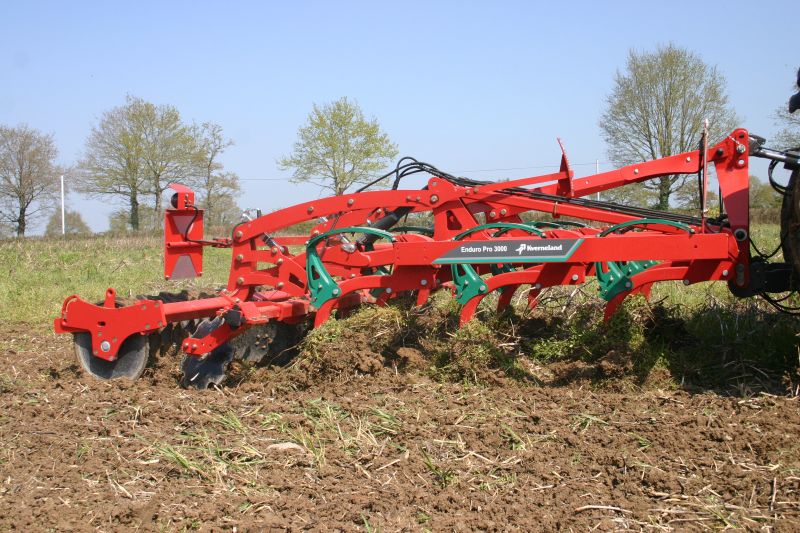 Kverneland Enduro Pro ploughing efficient and powerfull
