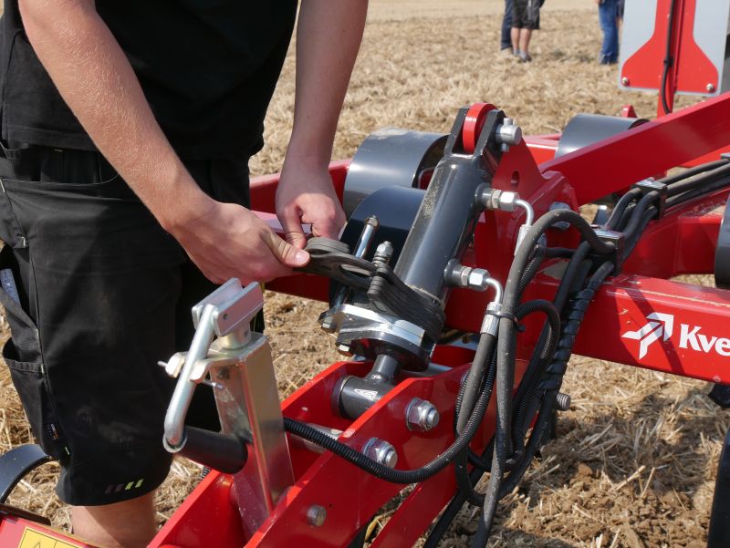 Stubble Cultivators - Kverneland Turbo powerful and efficient in use during operation