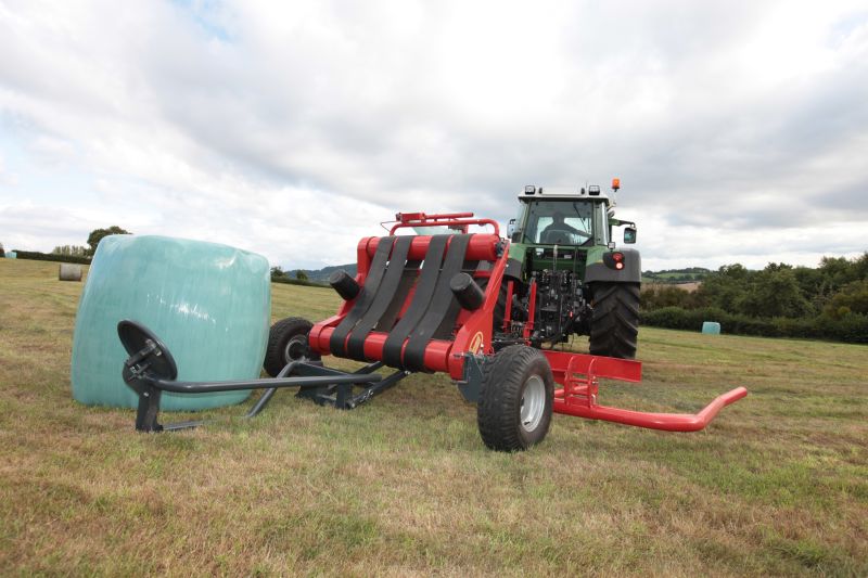 Bale Wrappers - VICON BW 2400, trailed wrapper produced for smaller tractors and is very ease to operate