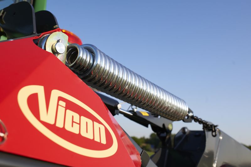 Plain Mowers - VICON EXTRA 328 - 332 - 336 - 340 - REAR MOUNTED DISC MOWERS, vertical and safe transportation, attractive for smaller farms