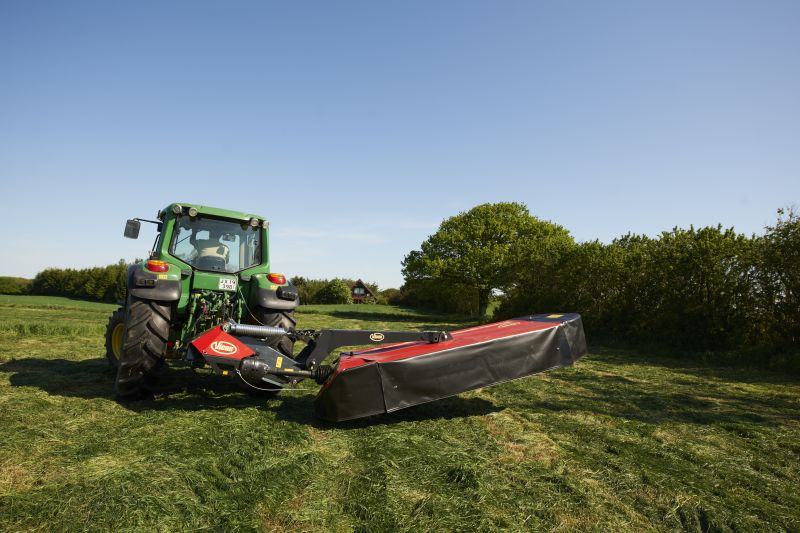 Plain Mowers - VICON EXTRA 328 - 332 - 336 - 340 - REAR MOUNTED DISC MOWERS, vertical and safe transportation, attractive for smaller farms