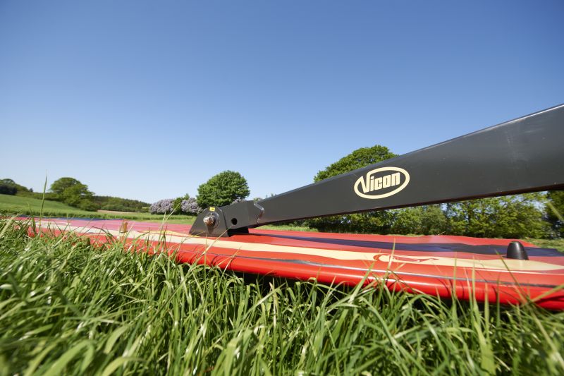 Plain Mowers - VICON EXTRA 328 - 332 - 336 - 340 - REAR MOUNTED DISC MOWERS, vertical and safe transportation, attractive for smaller farms