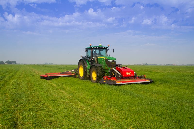 Mower Conditioners - Vicon EXTRA 687T - Efficient Butterfly Mower Combination, low weight with tripple mower conditions for high efficiency during field operation