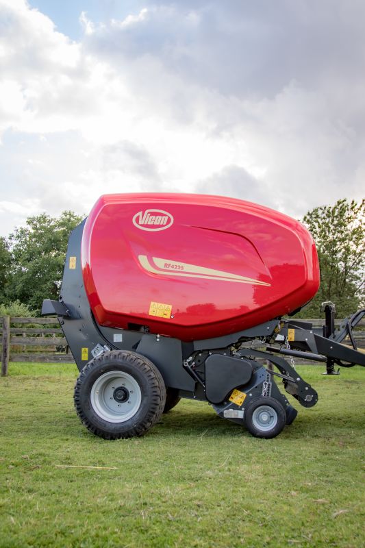 Fixed Chamber round balers - VICON RF 4225, maximal capacity in all crop conditions, the system ensures maximal bale rotation