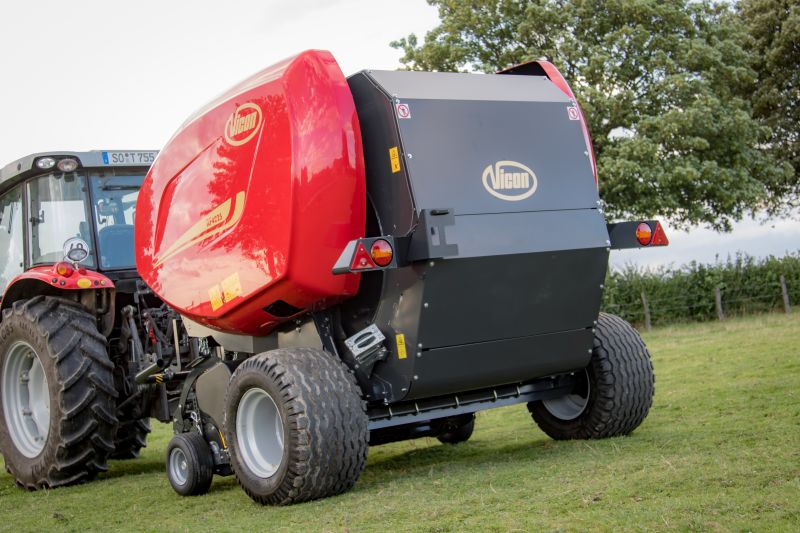 Fixed Chamber round balers - VICON RF 4225, maximal capacity in all crop conditions, the system ensures maximal bale rotation