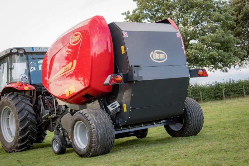 Fixed Chamber round balers - VICON RF 4225, maximal capacity in all crop conditions, the system ensures maximal bale rotation