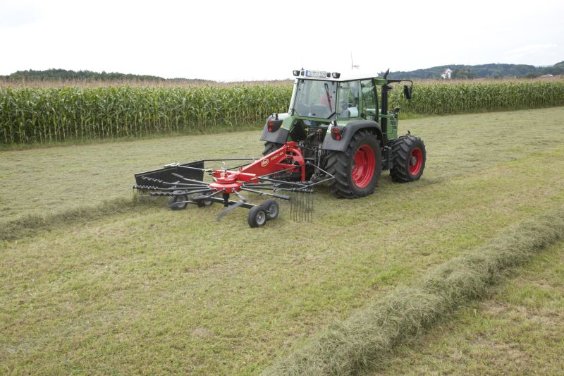 Single Rotor Rakes - VICON ANDEX 323-353-394-424T-434-474T, designed for low power tractors, but still provides great working width