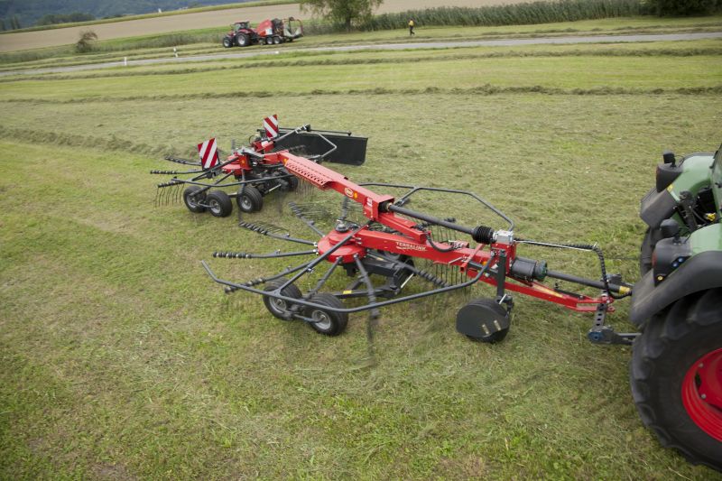 Double Rotor Rakes - Andex 714T VARIO - 714T EVO, CompactLine Gearbox provides almost maintenance free and great strengt during operation