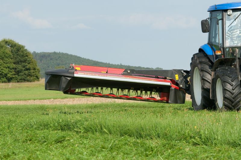 Mower Conditioners - VICON EXTRA 624T - 628T/R - 632T FARMER, tine conditiong with hydraulic spring adjustments also slim design for efficient during operation