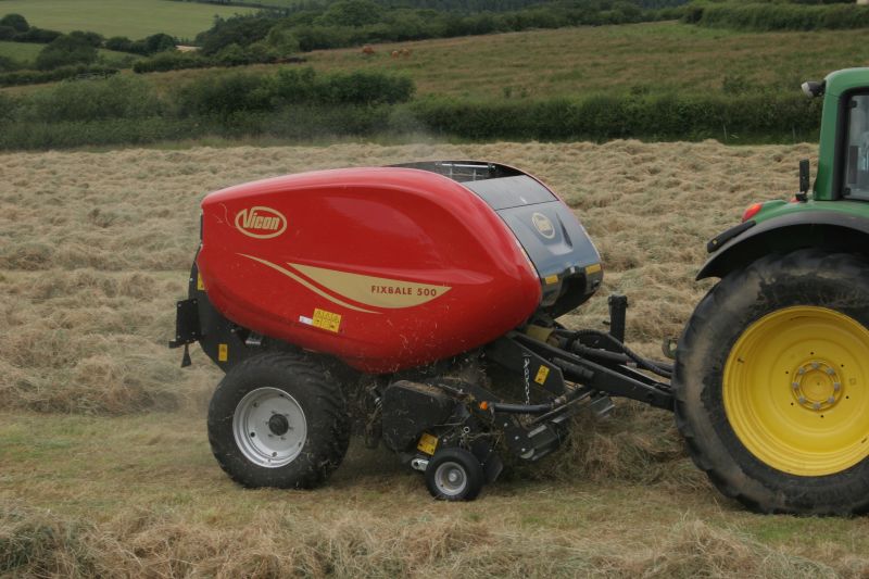 Fixed Chamber round balers - VICON FIXBALE 500, specialist baler for heavy silage conditions with low power requirments for efficient operation