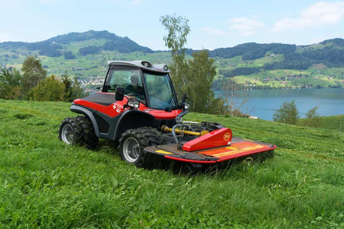 Plain Mowers - VICON EXTRA 324F ALPIN - FRONT MOUNTED ALPINE DISC MOWER, providing excellent ground adaptation during operation