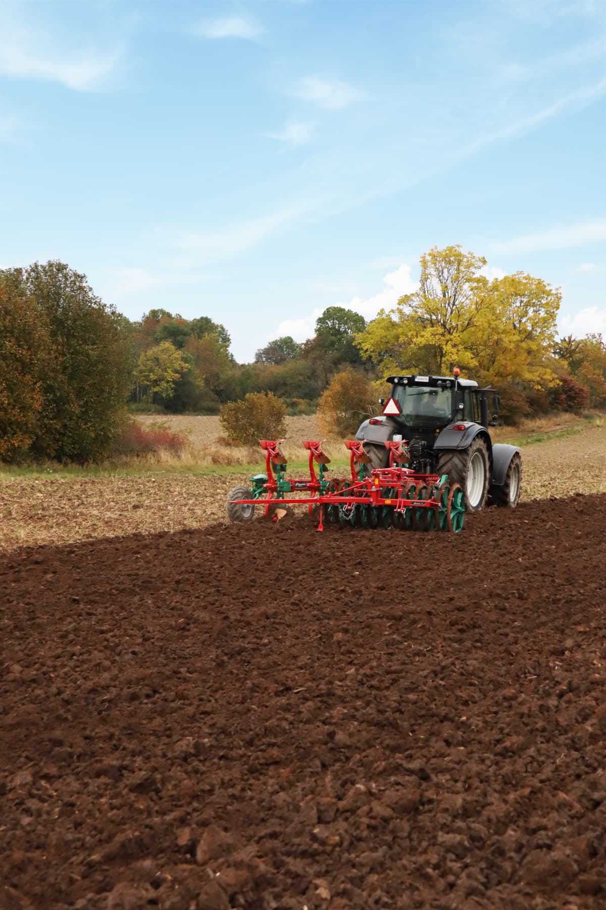 Kverneland 2300 S Providing the best soil preparation, with great range of accessories