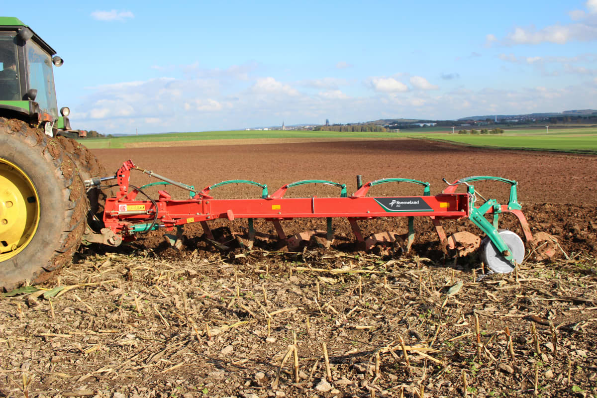 Kverneland AB AD, easy and efficient ploughing