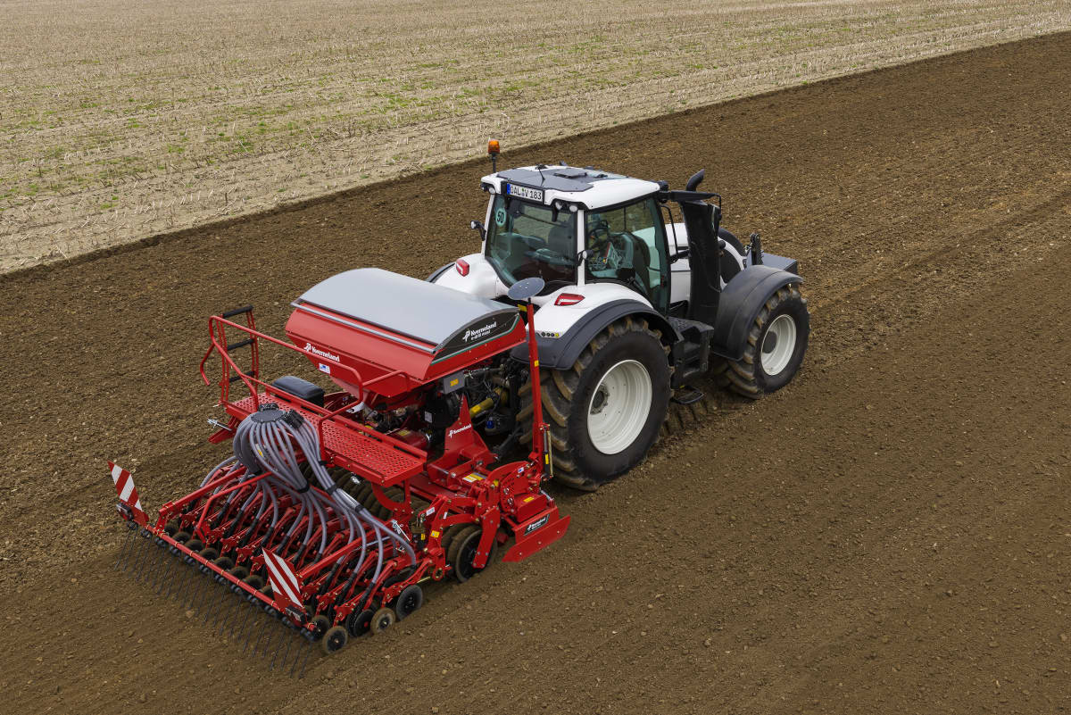 Kverneland e-drill maxi pluss, combined grain and fertilizer model