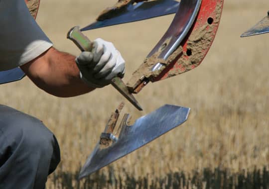 Stubble Cultivators - Knock-on-R-system, requesting only a hammer