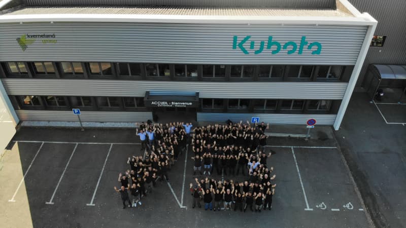 Kubota-75-jaar-Les-Landes-Genusson-mijlpijl