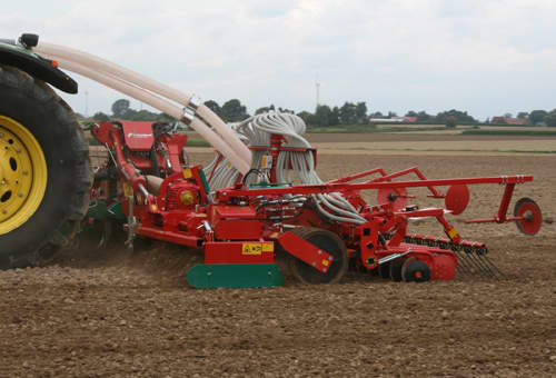 Power Harrows - Kverneland Harrow-F35 - Kverneland F35 is robust and reliable while being in use