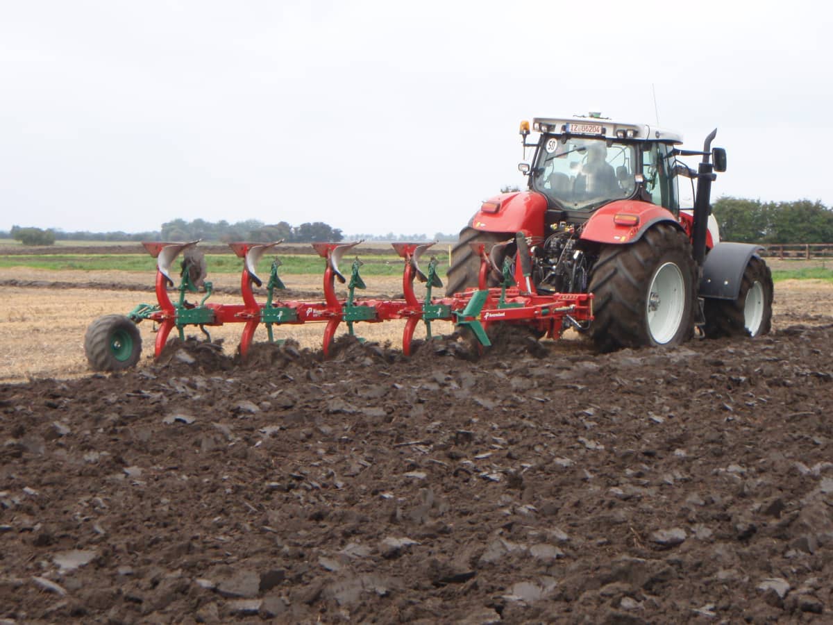 Packers - Soil-Packer-Arm attached directly to headstock, reduces plough side forces