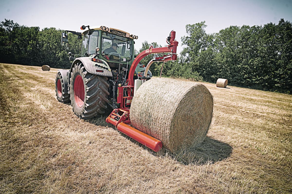 Bale Wrappers - VICON BW 2250, wrap on the move with easy and gentle self-loading of the bales