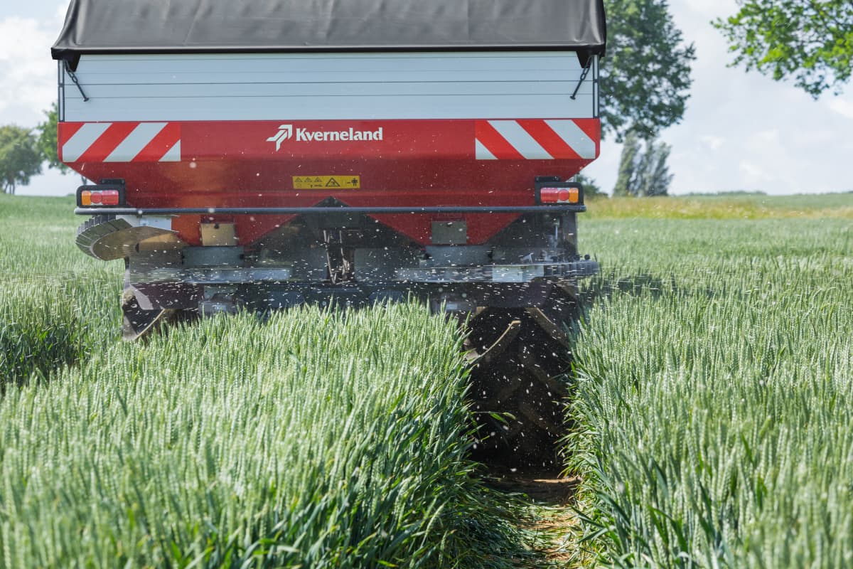 Kverneland - Épandage d’engrais et conditions climatiques : maîtriser l’hygrométrie et le vent pour une précision optimale. 