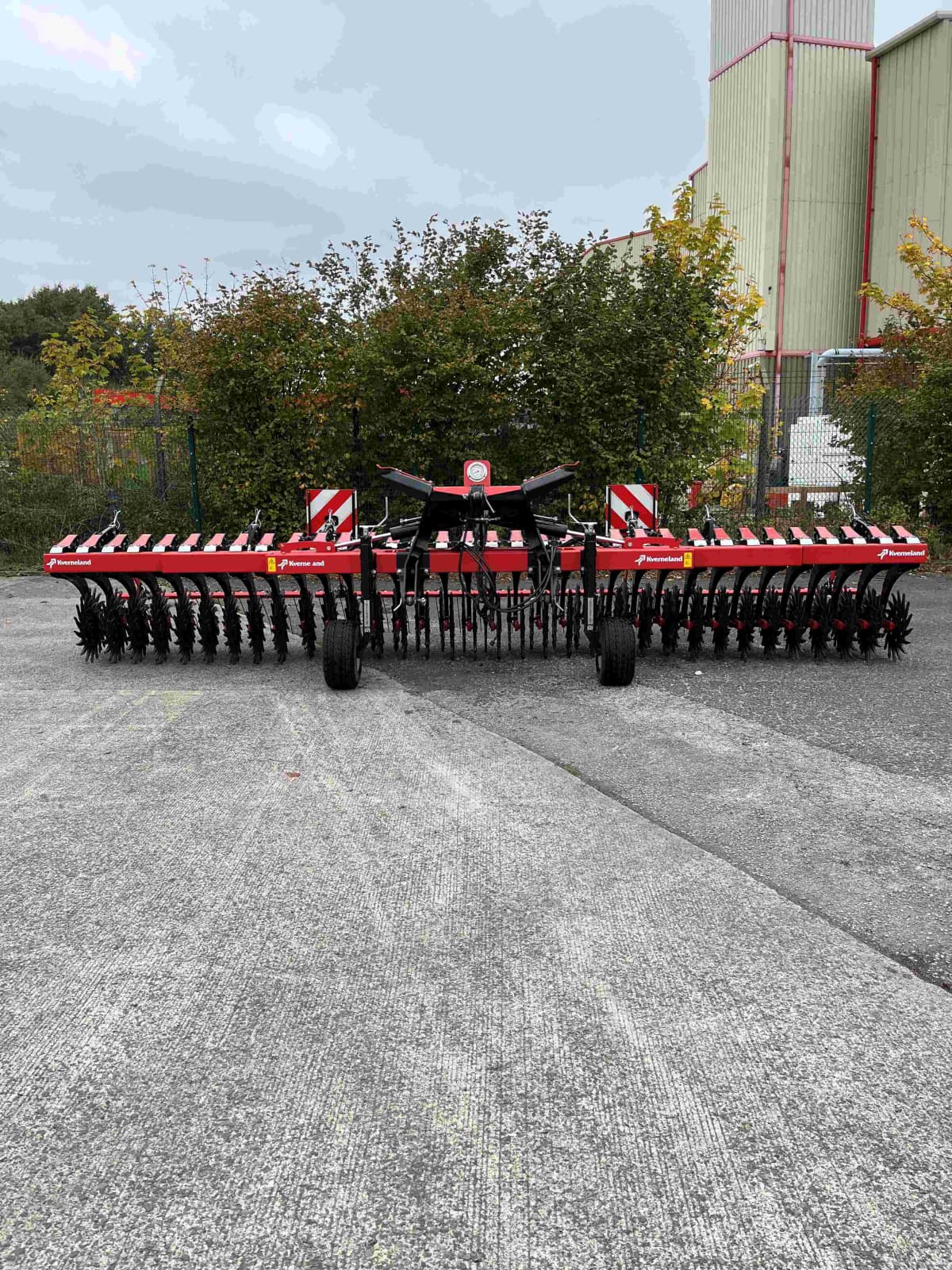 Kverneland Helios 2064 F rotary hoe 